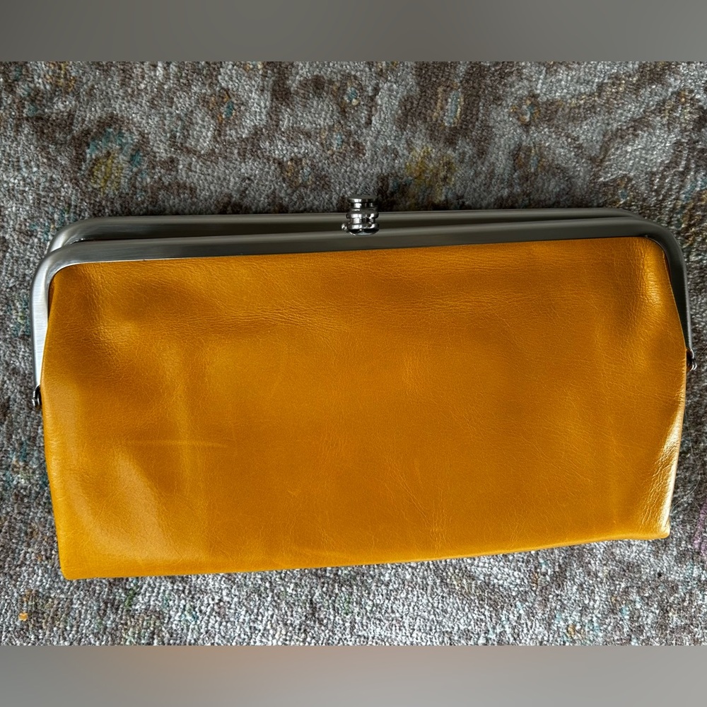 NWOT HOBO Lauren Clutch Wallet